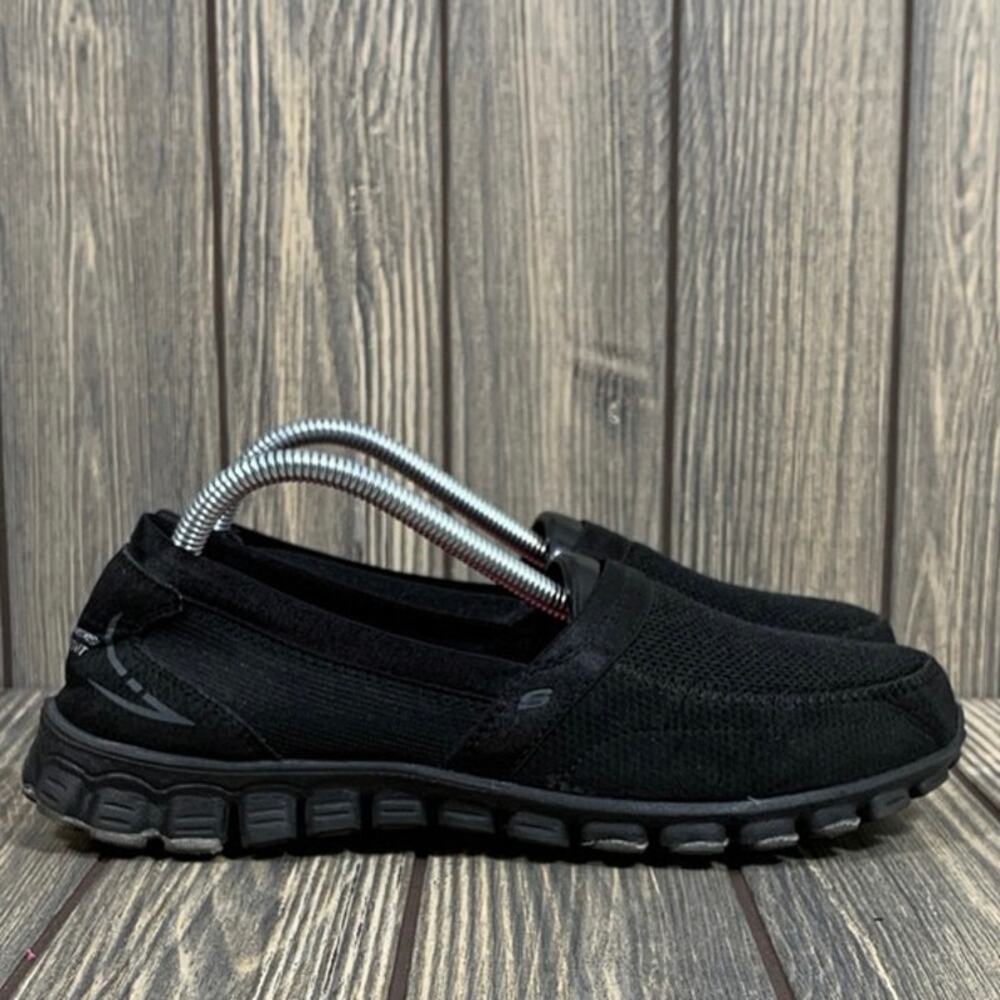 Skechers Women Lightweight Comfort Shoes Flats Slip‎ On Black Sz 7 Memory Foam